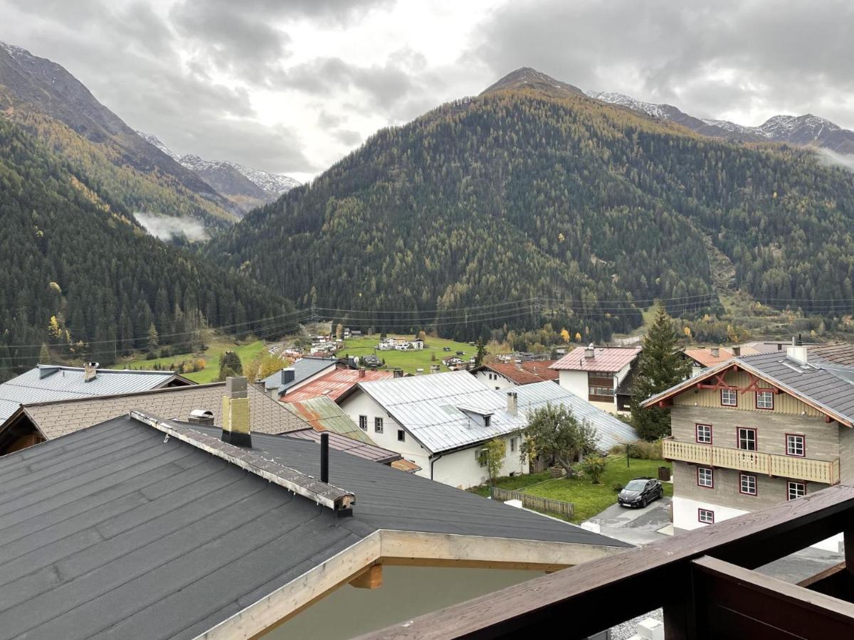 Arlbergsun Hotel Pettneu am Arlberg Exterior photo